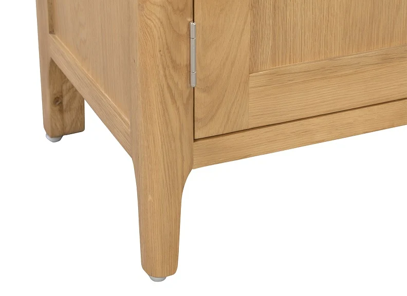 Cotswold Oak Three Door Sideboard - Image 3