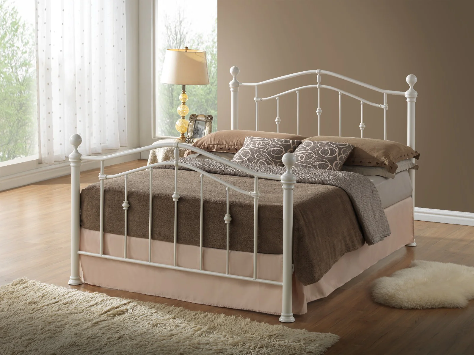 Elizabeth 4'6 Metal Bed - Image 2