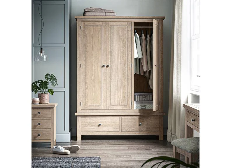 MODERN COUNTRY OAK TRIPLE WARDROBE - Image 2