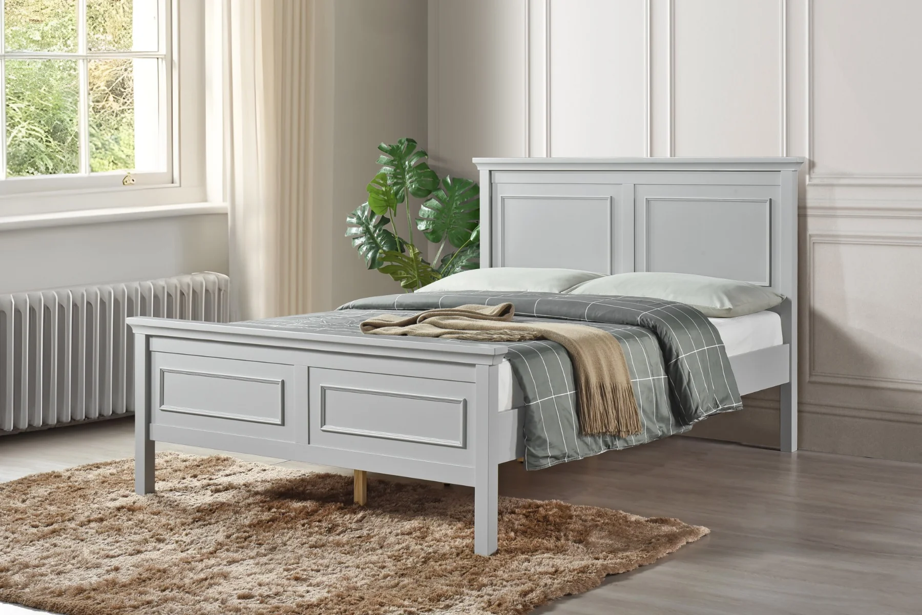 Molly 4 ft6 Bed – Grey Finish with Elegant Panel Detailing
