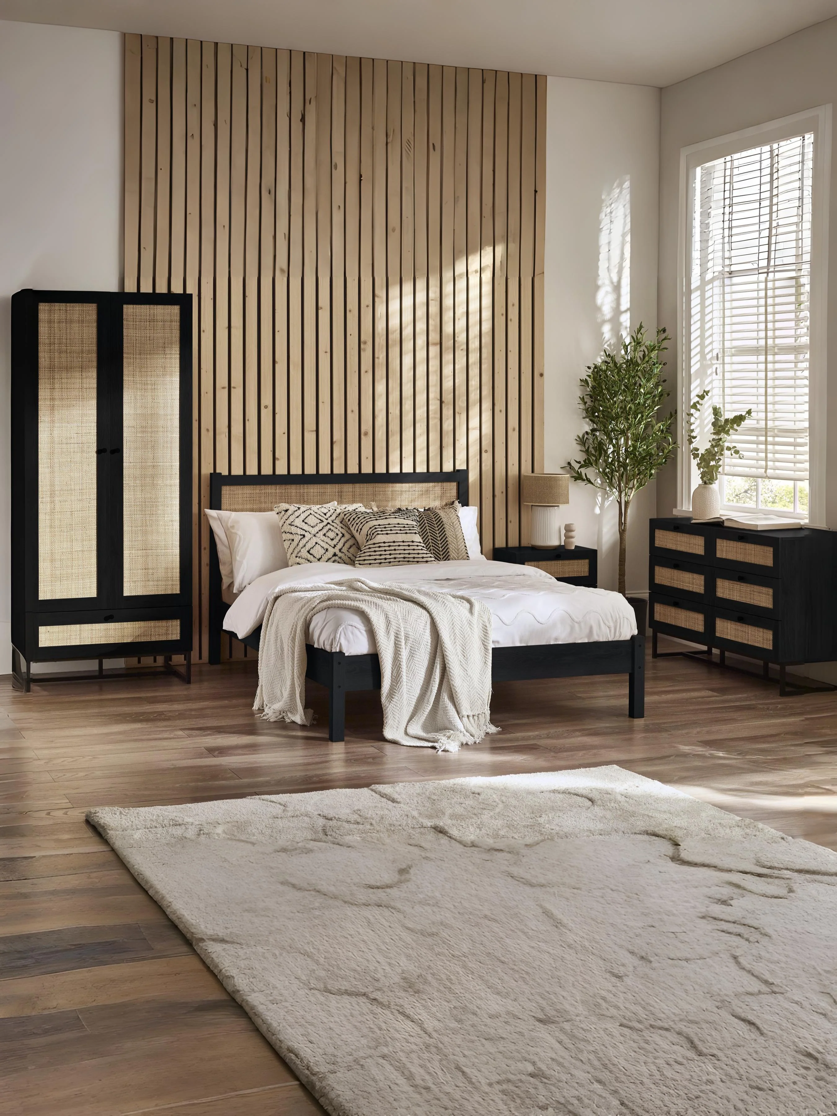 Padstow Rattan 135Cm Double Bed - Black - Image 2